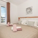 House With A Swimming Pool - 21991 * 보디체