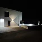House With A Swimming Pool - 21991