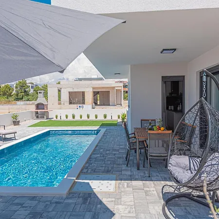 Holiday home House With A Swimming Pool - 21991
