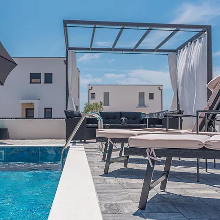 House With A Swimming Pool - 21991 Holiday home *