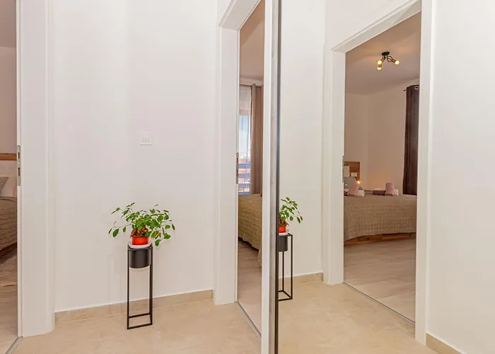 House With A Swimming Pool - 21991 別荘 *