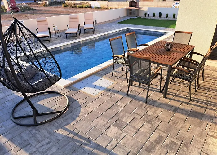 House With A Swimming Pool - 21991 Сasa de vacaciones *